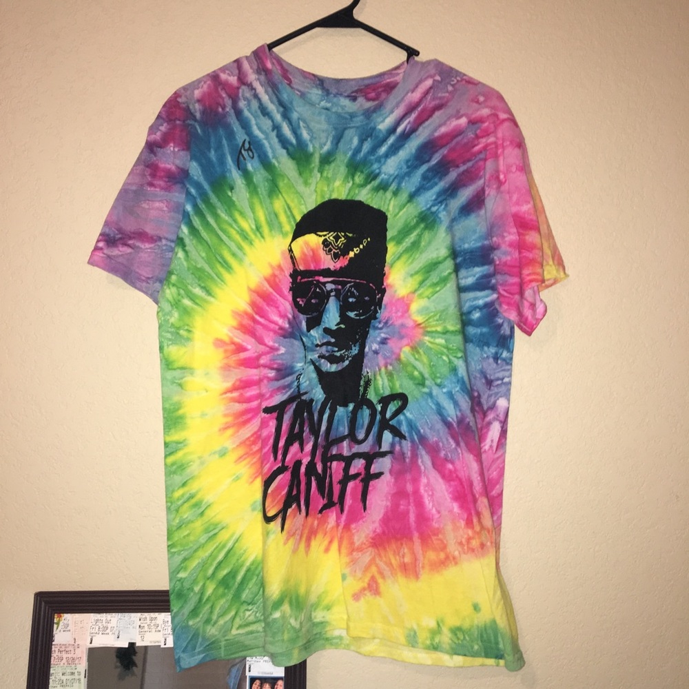 Taylor Caniff Signed shirt lol